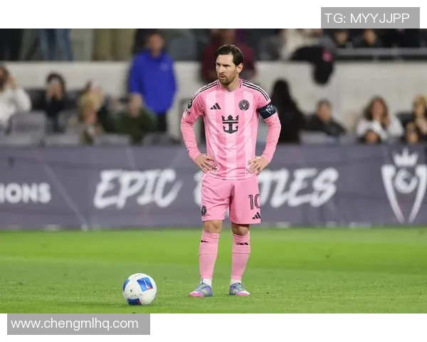 大度足球巨星以宽广胸怀赢得队友情谊与球迷尊敬 大度足球巨星以宽广胸怀赢得队友情谊与球迷尊敬