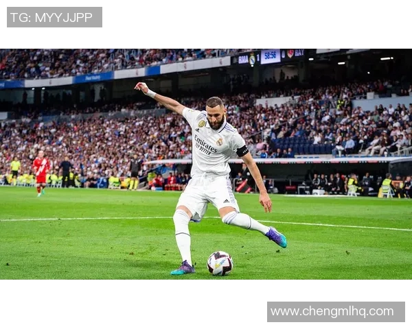 1992年出生的足球明星崛起之路与成就探索 1992年出生的足球明星崛起之路与成就探索